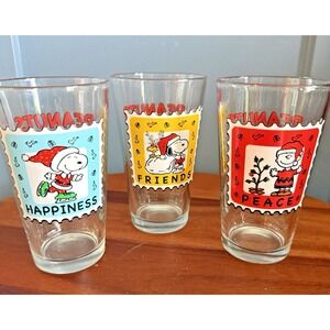 Peanuts Snoopy Woodstock Friends‎ Christmas Pint Glass 2012 Collectible USA Made